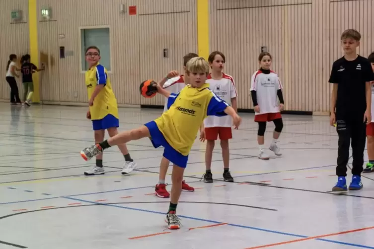 Siebenmeter: Grundschulturnier in der Osthalle.