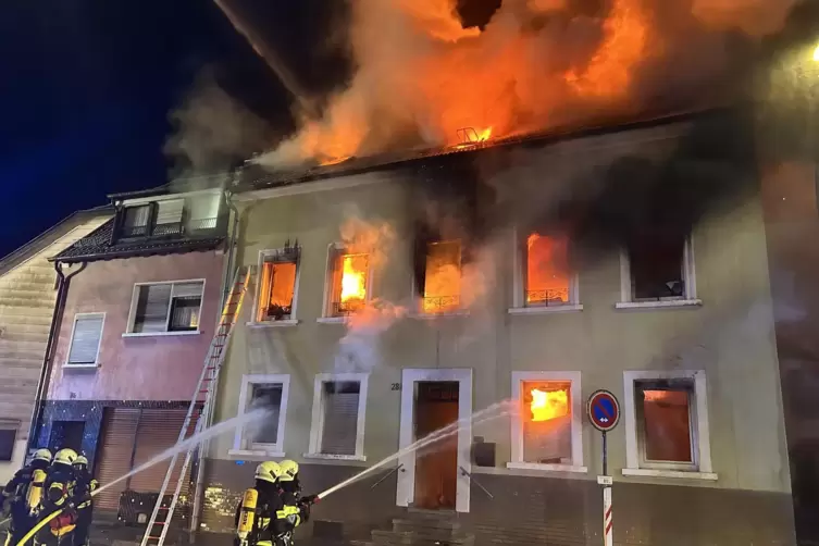 Das Haus in der Pirminiusstraße wurde durch die Flammen völlig zerstört.