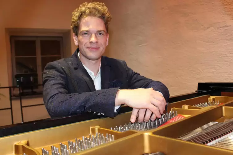 Erneut ein beeindruckender Auftritt: Joseph Moog am Steinway-Flügel des Von-Busch-Hofs.