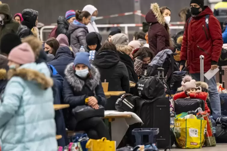 Im Frühjahr wird mit einer Zunahme des Flüchtlingsstroms gerechnet. Unser Foto zeigt Menschen aus der Ukraine bei ihrer Ankunft 