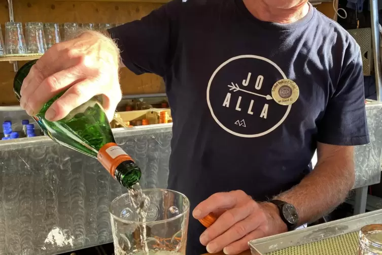 Der Wein kommt beim Dürkheimer Wurstmarkt weiter aus der Flasche. 