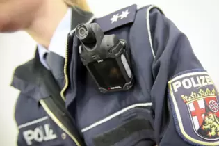 Soll häufiger als bisher eingesetzt werden dürfen, die Bodycam. 590 Geräte hat die rheinland-pfälzische Polizei.