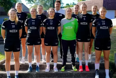 Der kleine Kader des TV Thaleischweiler für die Frauen-Verbandsliga: von links Laura Clemens, Natascha Pfeffer, Lara-Marie Hasen