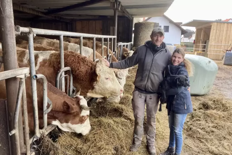 Michael und Sabrina Böhler betreiben seit 2020 eine Solidarische Landwirtschaft auf dem Böhlerhof mitten in Contwig. 