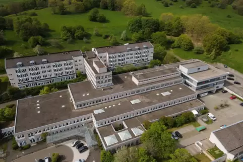 In die Jahre gekommen: das Westpfalz-Klinikum in Kusel. 