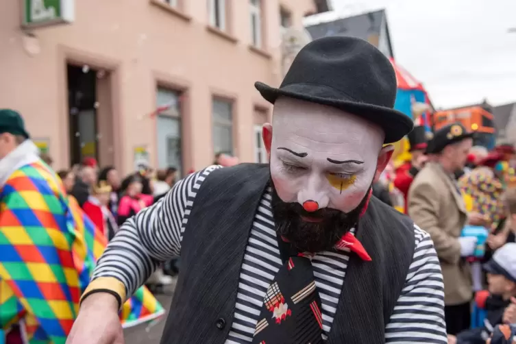 Clowns sind eine beliebte Verkleidung – ob bei Umzugteilnehmern oder -zuschauern.