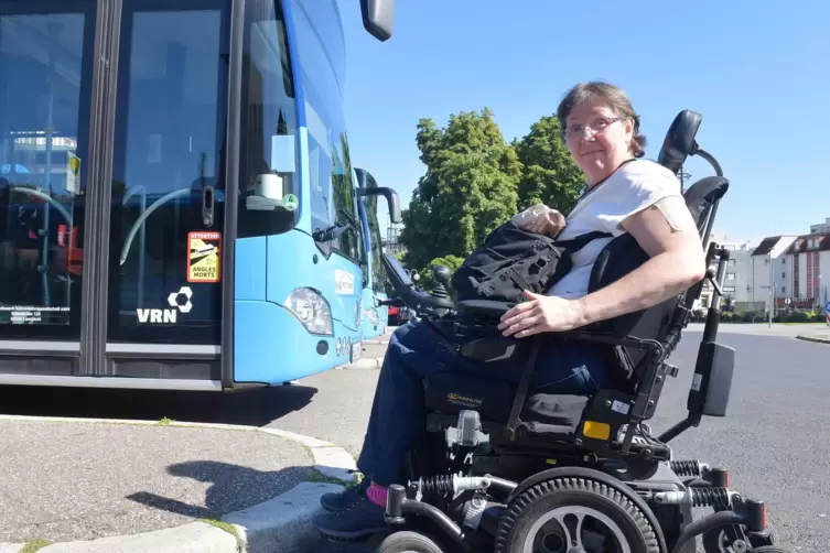 Noch immer gibt es viele Barrieren in der Stadt, die etwa Rollstuhlfahrern das Leben schwer machen. 