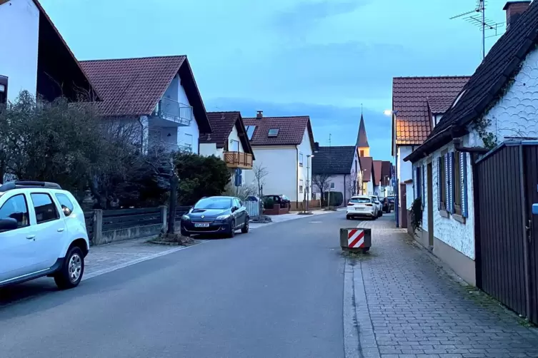 Ein Teil des Bereichs, um den es geht: die Hauptstraße in Hanhofen. Für das Verkehrskonzept wurde der Abschnitt zwischen dem Kre