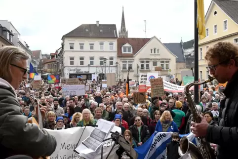 Blick von der Bühne auf die Kundgebung.