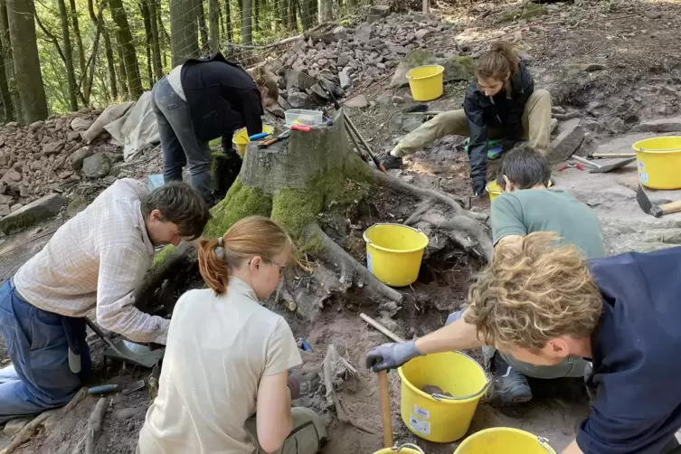 Schicht um Schicht legten die Archäologen Geschichte frei. 