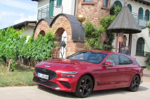 Vier Türen und ein schickes Heck: Genesis G70 Shooting Brake. 