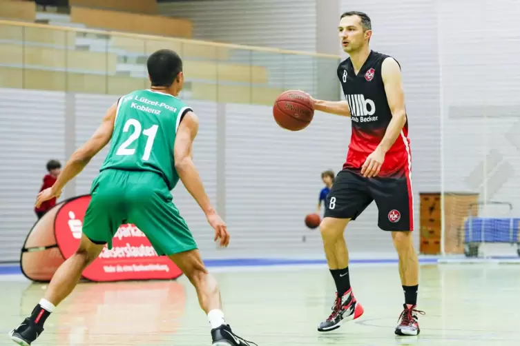 Traf zweistellig (zehn Punkte) im Ligaspiel gegen den ASC Mainz: Gergely Hosszu (rechts). 