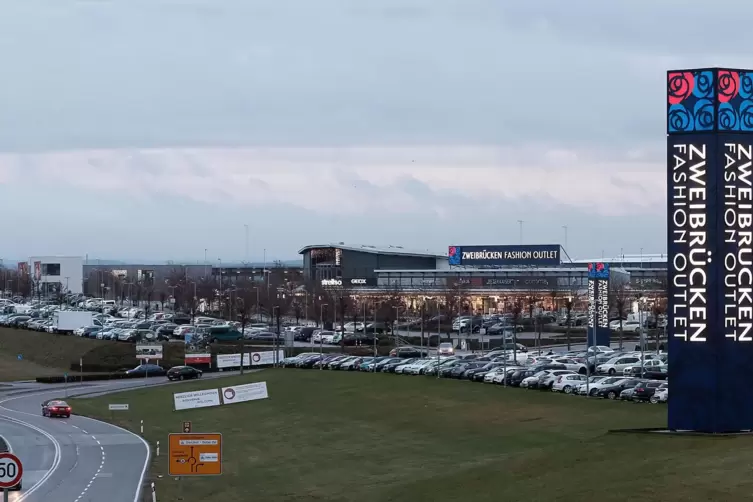 Wer in Zweibrücken das Outlet besucht, muss bei der Parkplatzsuche häufig geduldig sein. 