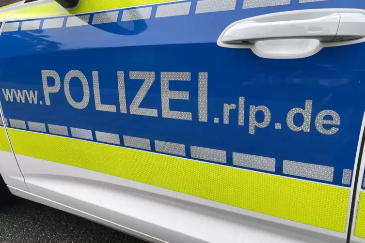 Die Polizei hofft auf Hinweise zu den Unfallfluchten auf dem Parkplatz des Kibobads und in der Neumayerstraße in Kirchheimboland