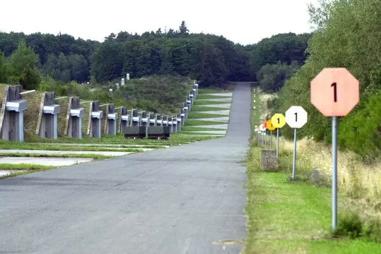 Eine der Bunkerstraßen bei Kriegsfeld: 70 Millionen Euro wollte die Bundeswehr ins Munitionsdepot investieren – es könnte aber t