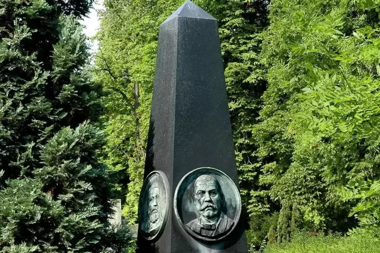 Das Gabmal der Familie Kutterer auf dem Hauptfriedhof.