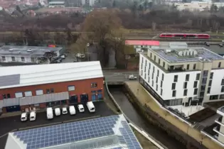 Hier sollte die Brücke die Bahngleise und die Maximilianstraße überqueren.