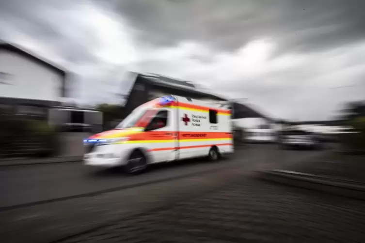 Bei Anzeichen für einen Schlaganfall, muss es schnell gehen. Je früher ein Patient in einer Klinik behandelt wird, desto mehr Ge