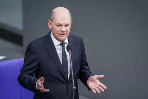 Olaf Scholz sieht sich in der Verantwortung, eine Beteiligung Deutschlands am Krieg in der Ukraine zu verhindern.