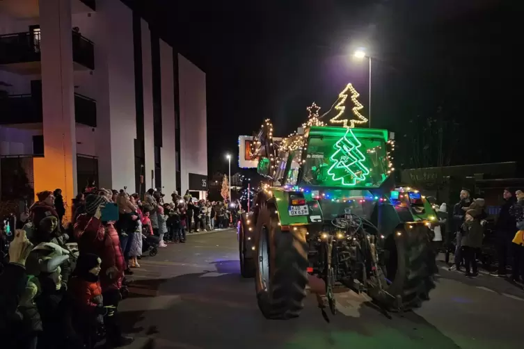 Die Spendengelder stammen von den Lichterfahrten, die die Landwirte Anfang Dezember 2023 gemacht hatten. 