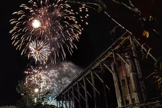 Das zweite Feuerwerk am Wurstmarkt 2023.