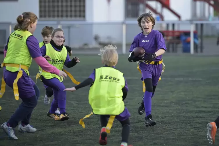 Trainingsspiel: das U13-Team der Ludwigshafen Titans in Aktion. 