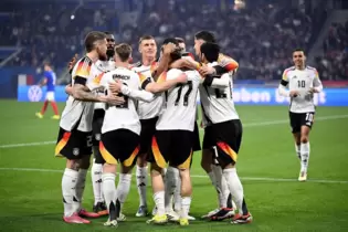 Kaum hatte das Spiel begonnen, führte Deutschland 1:0 in Frankreich. So kann ein EM-Jahr beginnen.