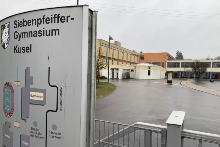 Gegründet ausgerechnet an einem 1. April: An Ostermontag war der 100. Jahrestag des Gymnasiums. 