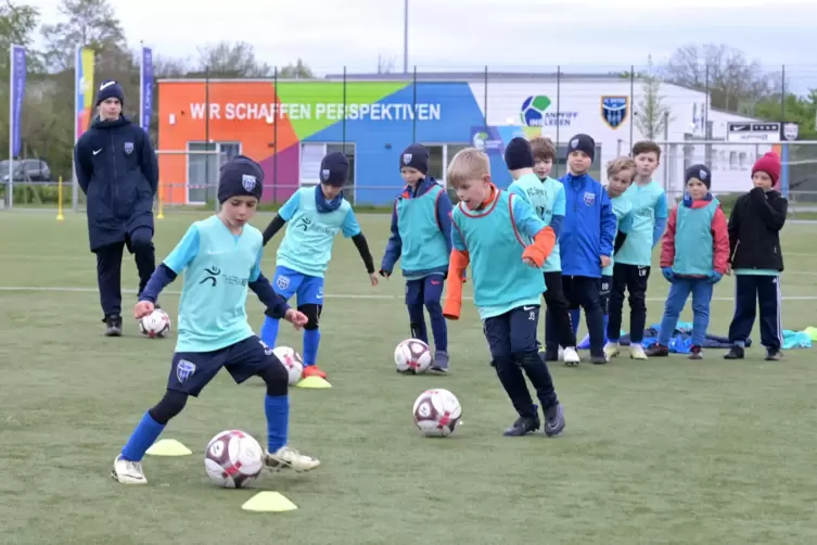 Diesmal nur Vereinsangehörige: Camp im Sportpark. 