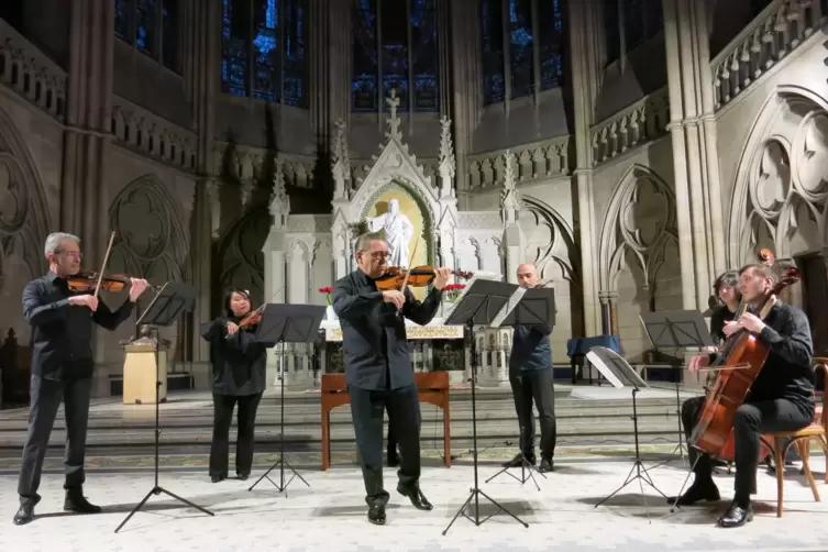 In der Gedächtniskirche: die Neue Philharmonie Hamburg.