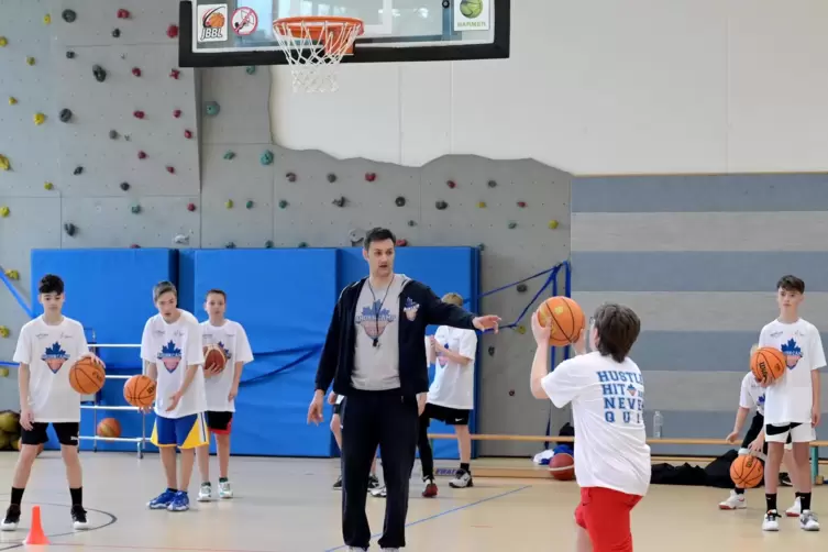 Der TSV Towers Speyer-Schifferstadt verzeichnet in allen Altersklassen einen guten Zulauf unterm Basketball-Korb.