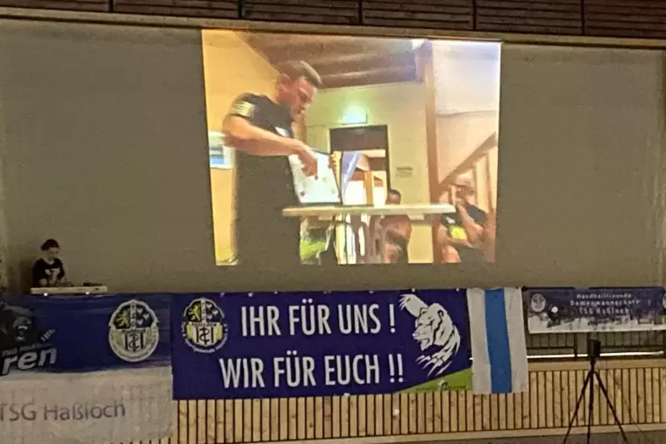 Kino nach dem Schlusspfiff: Die TSG-Frauen bedanken sich bei Fans und Helfern mit einem Video.