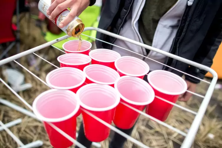 Auch bei Bierpong sind Streitereien nicht ausgeschlossen. 