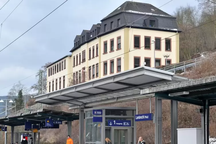 Zurück auf Los: Das Verwaltungsgebäude in Lambrecht. 