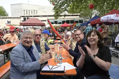 Am Feiern: Michael Burkert und Jutta Steinruck