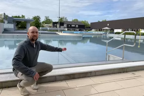 Badleiter Dennis Nürnberger erwartet dieses Jahr wieder um die 100.000 Besucher in Offenbach. 