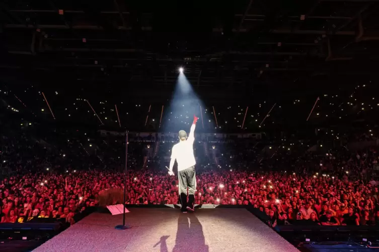 Auf der kompletten Mark-Forster-Tour sind keine Pressefotografen zugelassen. Das Foto vom Konzert in der SAP-Arena in Mannheim h