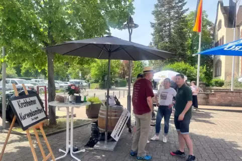 Unter anderem hatte das Kirchheimer Kerwekomitee seinen Stand auf dem roten Platz aufgebaut. 