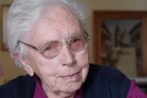 Maria Liebenspacher an ihrem 100. Geburtstag. Auch vier Jahre später ist sie noch so fit, dass sie der RHEINFPALZ aus ihrem Lebe