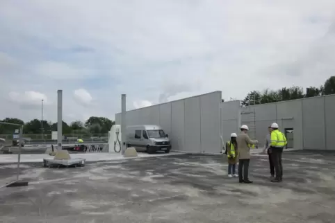 Das Grundgerüst steht: Wasserstoff-Tankstelle nahe der BASF-Kläranlage in Mörsch. 