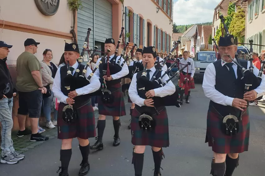 Die Wine Street Pipe Band war ebenfalls Teil des Umzugs.