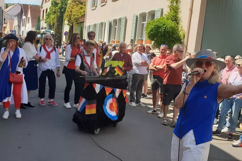 Elli Menge und ihr Mann Jürgen gefielen mit französischen Chansons.