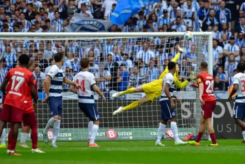 Das sehenswerte Freistoßtor von Marlon Ritter (Bild oben) war zu wenig für den 1. FC Kaiserslautern im Spiel bei Hertha BSC. 