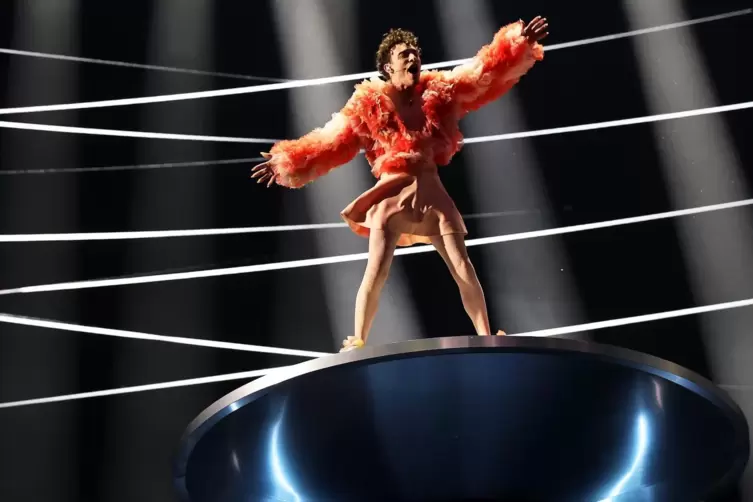 Gelungener Balanceakt: Nemo aus der Schweiz hat den diesjährigen Eurovision Song Contest (ESC) gewonnen. 