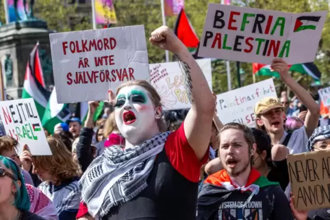 Wütende Proteste vor dem Austragungsort des ESC. 