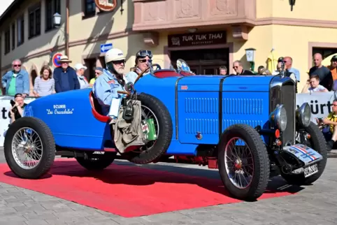 Himmelblauer Hingucker: der 1930 gebaute Salmson S4 Spezial mit 52 PS und 1600 Kubikzentimetern Hubraum, gesteuert von Reinhold 