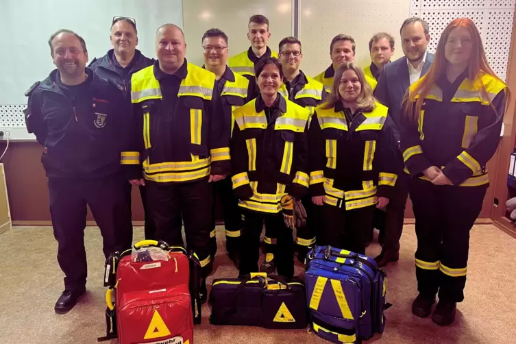 First Responder Heltersberg, Foto: VG Waldfischbach-BurgalbenVordere Reihe von links nach rechts:Stv. WL D. Klingel, Michael Lan