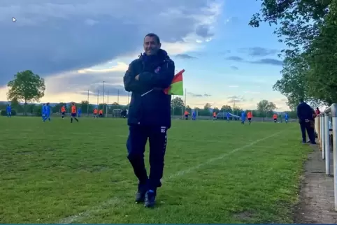 Noch einmal Trainer: Bernd Schuster. 