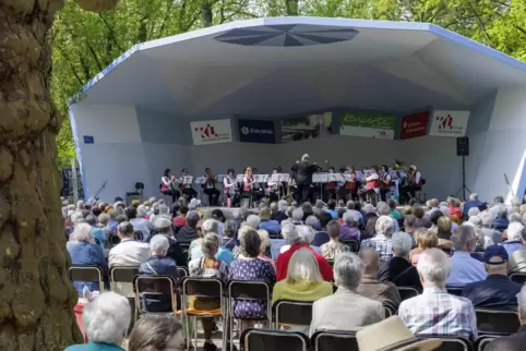 Zum Auftakt der Volksparkkonzerte war der Musikverein Trulben zu Gast und begeisterte das Publikum. 