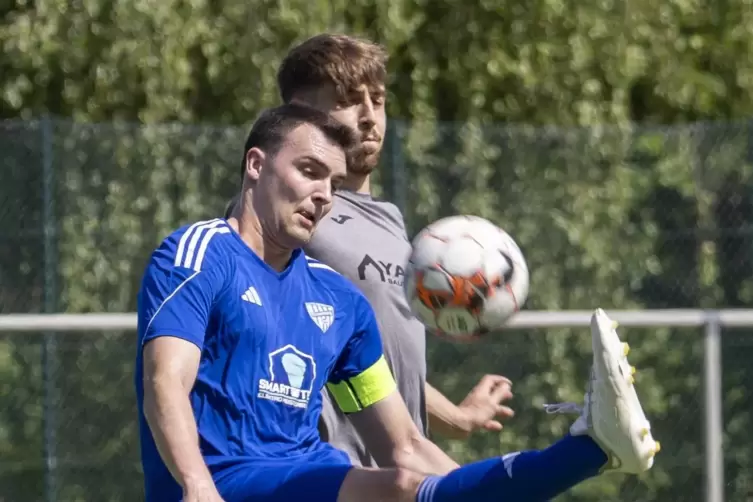 Emil Emrich sorgte mit dem 2:0 für die Entscheidung zugunsten der Eisenberger.